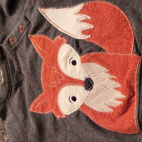 Rorie Whelan grey fox sweatshirt - Picture 4 of 4